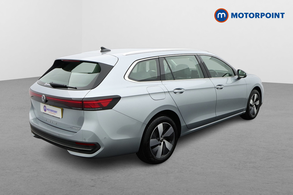 Volkswagen Passat Life Automatic Petrol Plug-In Hybrid Estate - Stock Number (1578126) - Drivers side rear corner
