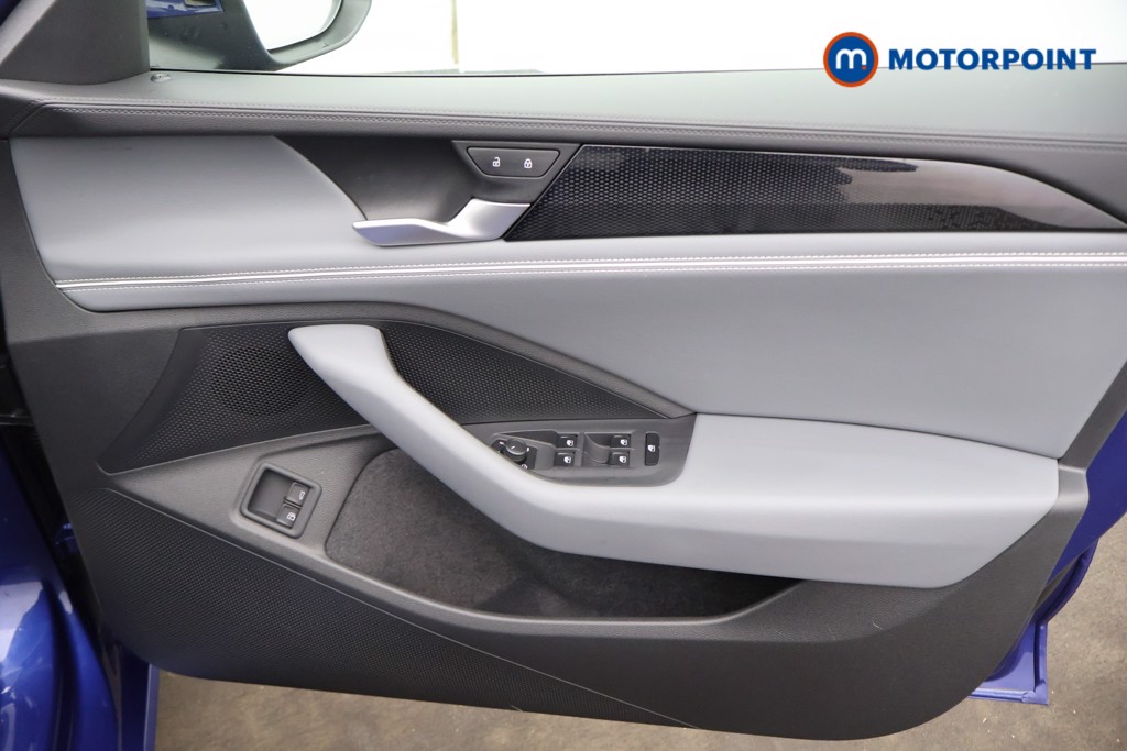 Volkswagen Passat Life Automatic Petrol Plug-In Hybrid Estate - Stock Number (1578129) - 10th supplementary image