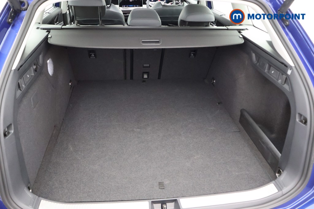 Volkswagen Passat Life Automatic Petrol Plug-In Hybrid Estate - Stock Number (1578129) - 16th supplementary image