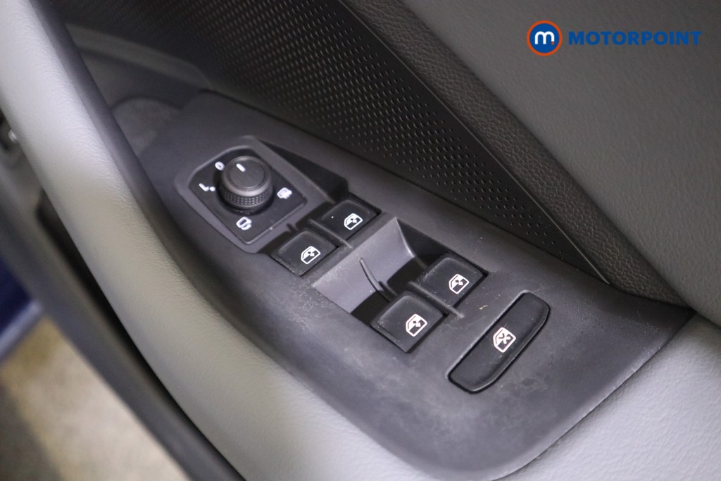 Volkswagen Passat Life Automatic Petrol Plug-In Hybrid Estate - Stock Number (1578141) - 9th supplementary image