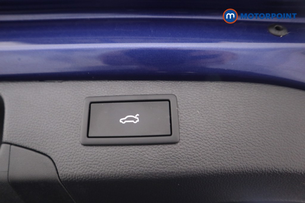 Volkswagen Passat Life Automatic Petrol Plug-In Hybrid Estate - Stock Number (1578141) - 15th supplementary image