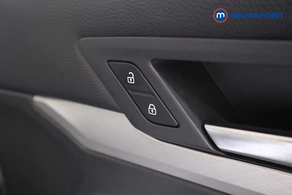Volkswagen Golf Life Manual Petrol Hatchback - Stock Number (1579405) - 9th supplementary image