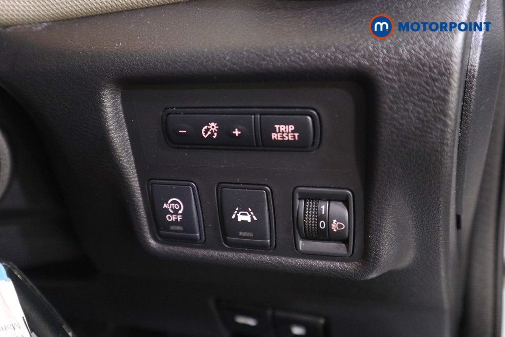 Nissan Micra N-Connecta Manual Petrol Hatchback - Stock Number (1579478) - 9th supplementary image