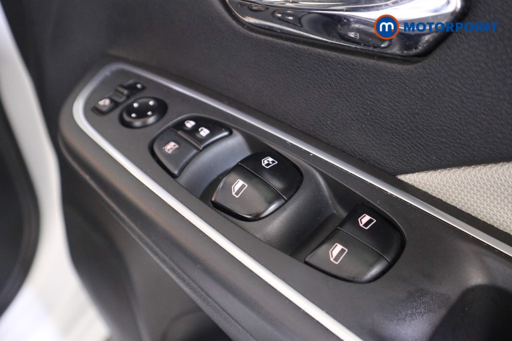 Nissan Micra N-Connecta Manual Petrol Hatchback - Stock Number (1579478) - 10th supplementary image