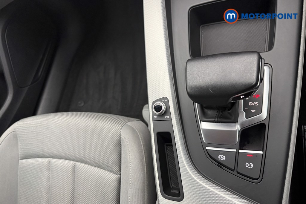 Audi A4 Technik Automatic Petrol Saloon - Stock Number (1579565) - 10th supplementary image