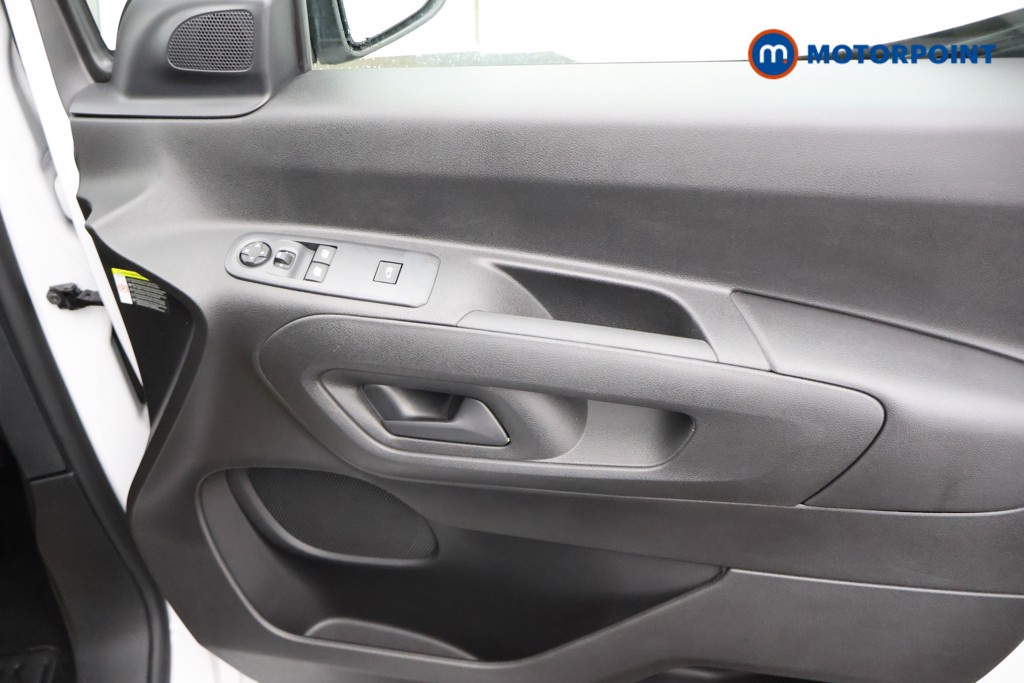 Vauxhall Combo Cargo Prime Automatic Electric Panel Van - Stock Number (1579601) - 6th supplementary image