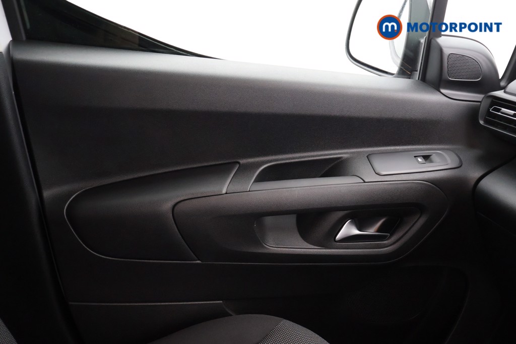 Vauxhall Combo Cargo PRO Automatic Electric Panel Van - Stock Number (1579612) - 7th supplementary image