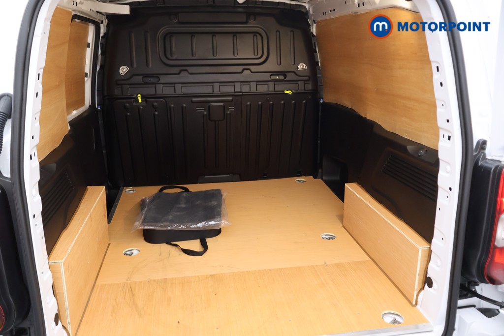 Vauxhall Combo Cargo PRO Automatic Electric Panel Van - Stock Number (1579613) - 13th supplementary image