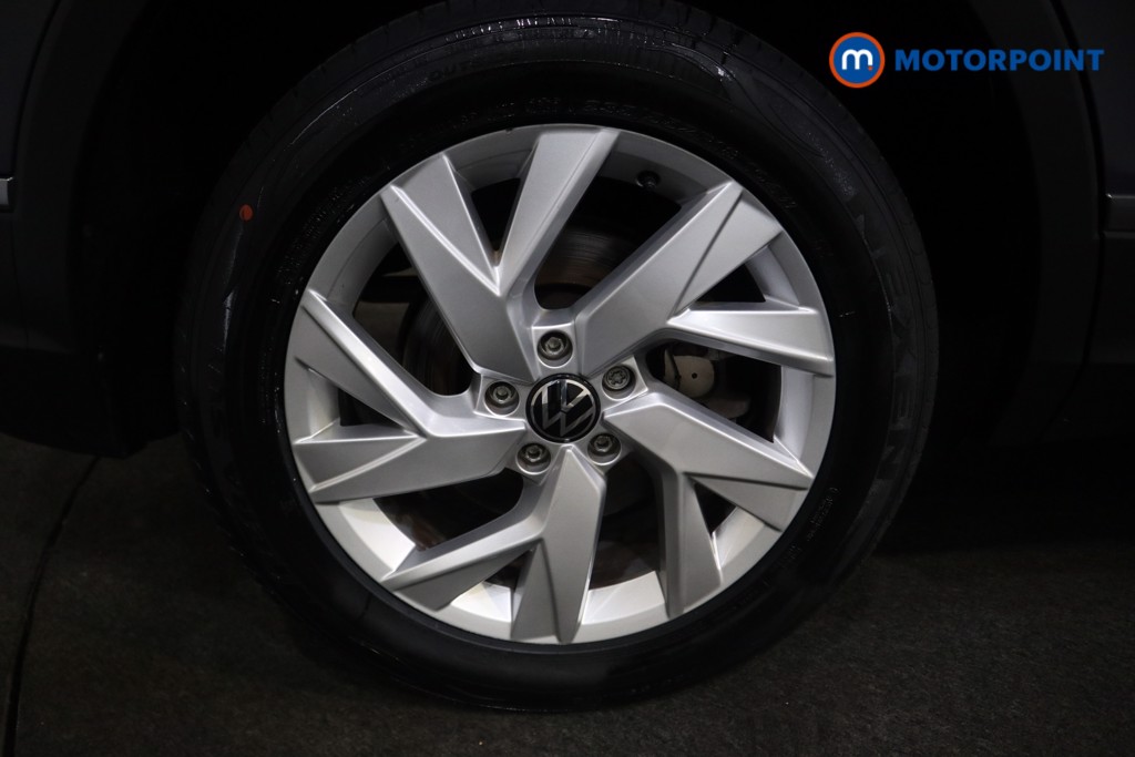 Volkswagen Tiguan Life Automatic Petrol Plug-In Hybrid SUV - Stock Number (1579728) - 15th supplementary image