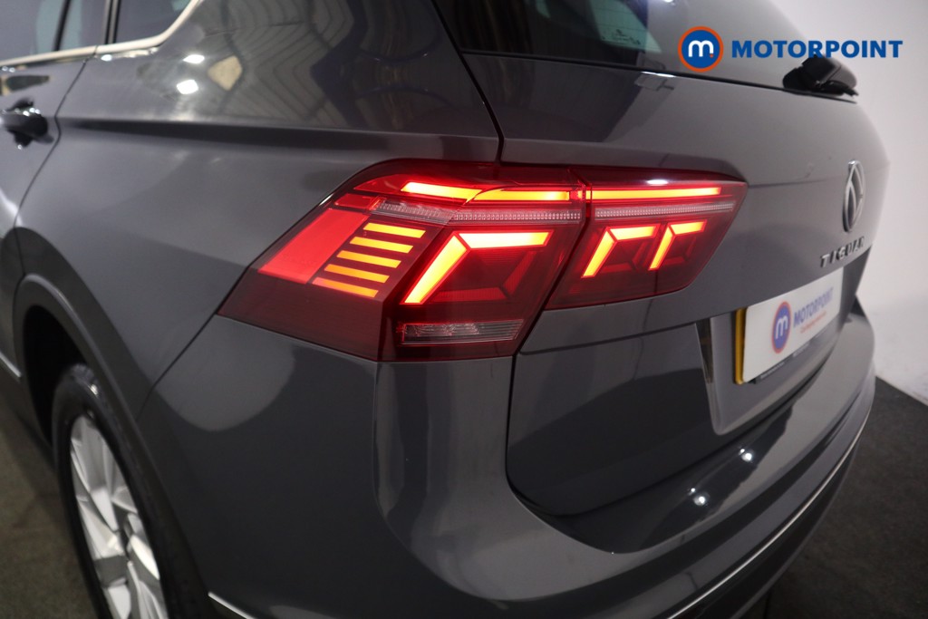 Volkswagen Tiguan Life Automatic Petrol Plug-In Hybrid SUV - Stock Number (1579728) - 20th supplementary image