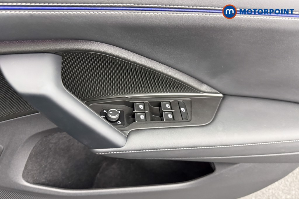 Volkswagen Tiguan R-Line Automatic Petrol Plug-In Hybrid SUV - Stock Number (1579878) - 15th supplementary image