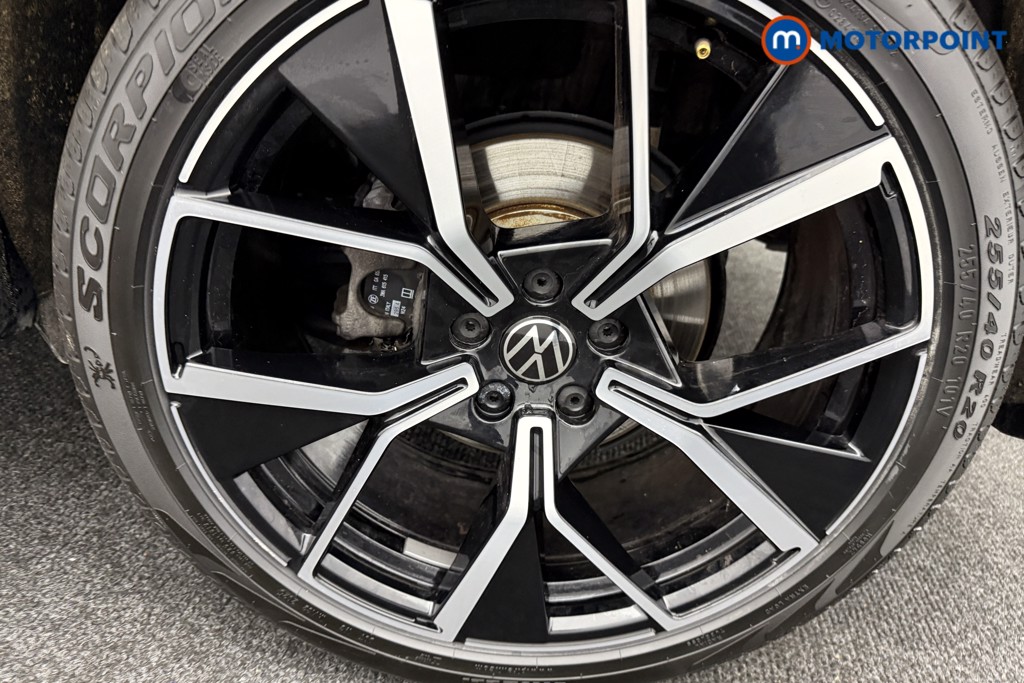 Volkswagen Tiguan R-Line Automatic Petrol Plug-In Hybrid SUV - Stock Number (1579878) - 31st supplementary image