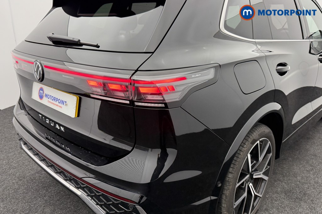 Volkswagen Tiguan R-Line Automatic Diesel SUV - Stock Number (1579885) - 26th supplementary image
