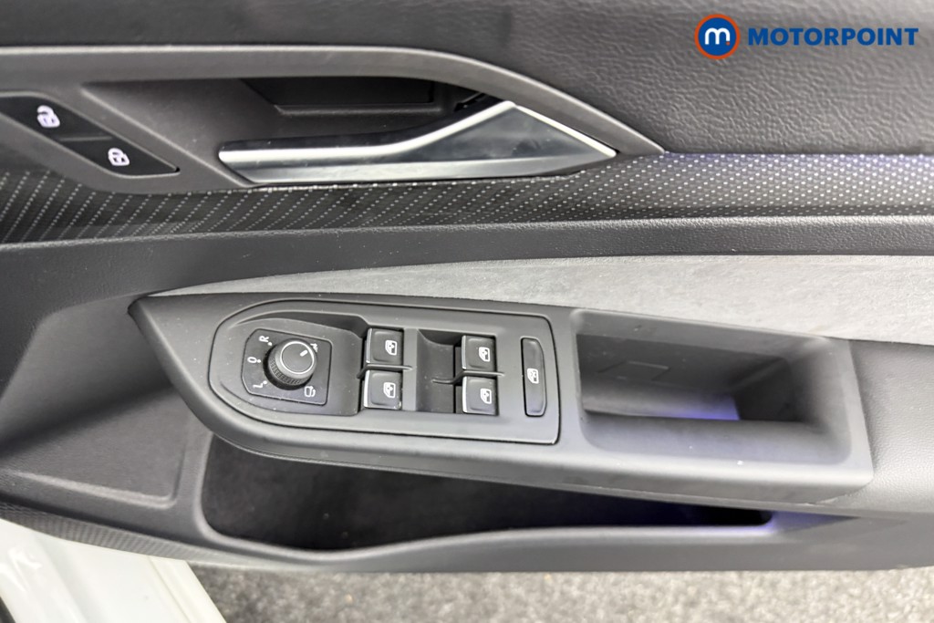 Volkswagen Golf R Automatic Petrol Hatchback - Stock Number (1580534) - 17th supplementary image