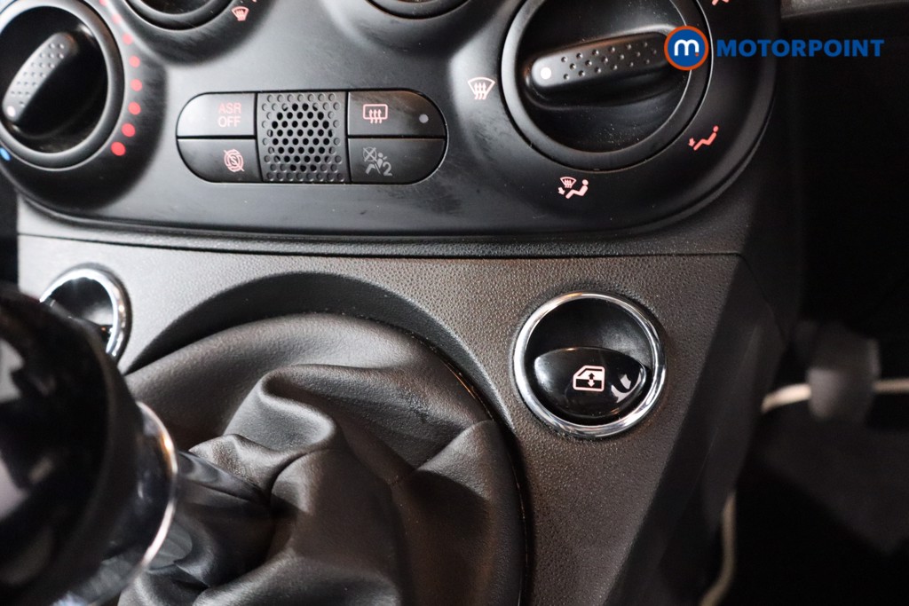 Fiat 500 Dolcevita Manual Petrol-Electric Hybrid Hatchback - Stock Number (1580627) - 17th supplementary image