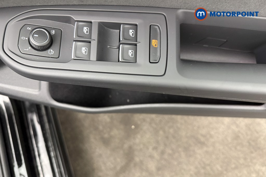 Volkswagen Golf Black Edition Manual Petrol Hatchback - Stock Number (1580965) - 14th supplementary image