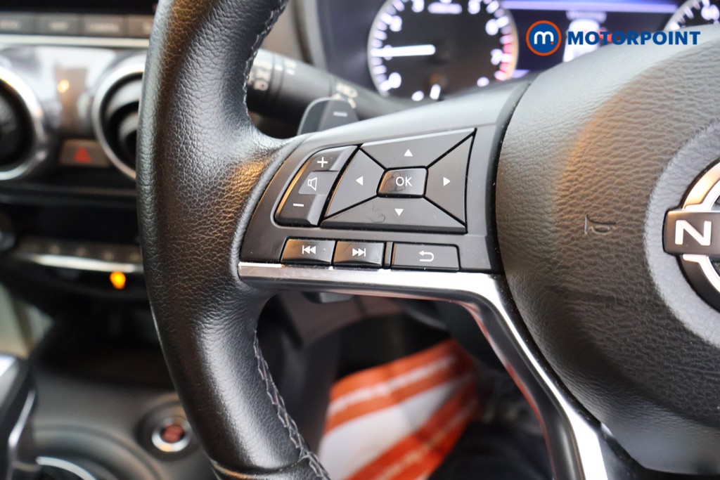 Nissan Juke N-Connecta Automatic Petrol SUV - Stock Number (1581335) - 2nd supplementary image