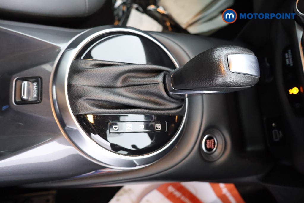 Nissan Juke N-Connecta Automatic Petrol SUV - Stock Number (1581335) - 6th supplementary image