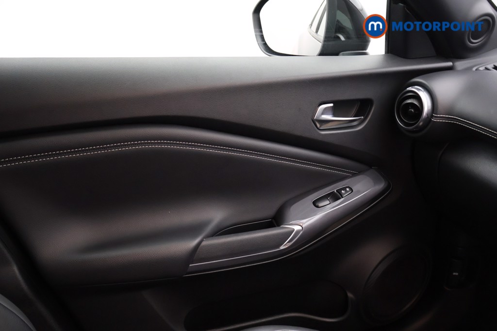 Nissan Juke N-Connecta Automatic Petrol SUV - Stock Number (1581335) - 8th supplementary image