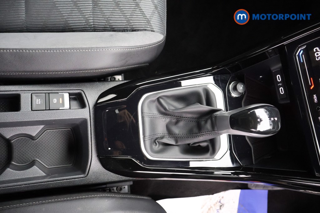 Volkswagen T-Roc R-Line Automatic Petrol SUV - Stock Number (1581419) - 6th supplementary image