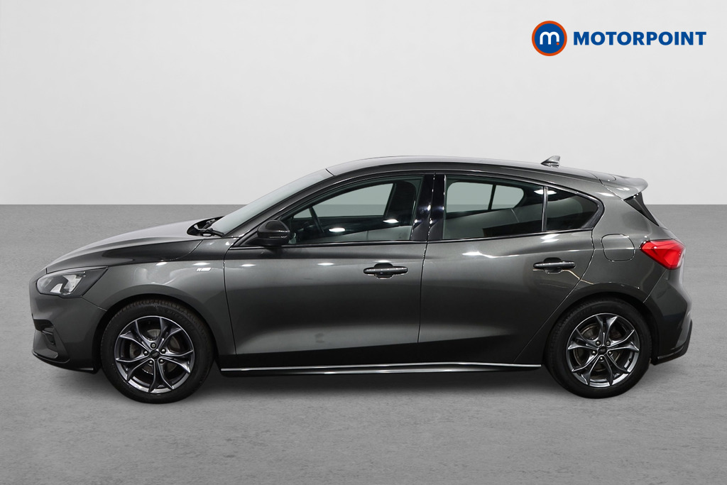 Ford Focus St-Line Manual Petrol Hatchback - Stock Number (1581502) - Passenger side
