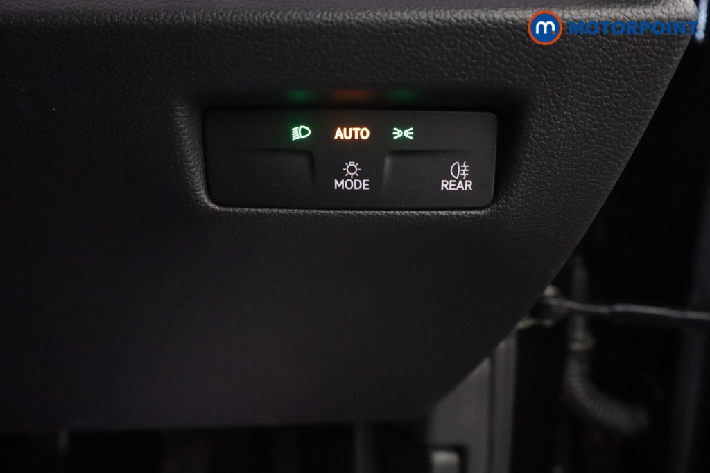 Volkswagen Passat Life Automatic Petrol Plug-In Hybrid Estate - Stock Number (1581696) - 14th supplementary image