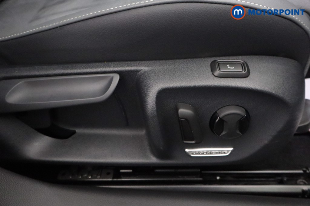 Volkswagen Passat Life Automatic Petrol Plug-In Hybrid Estate - Stock Number (1581696) - 17th supplementary image