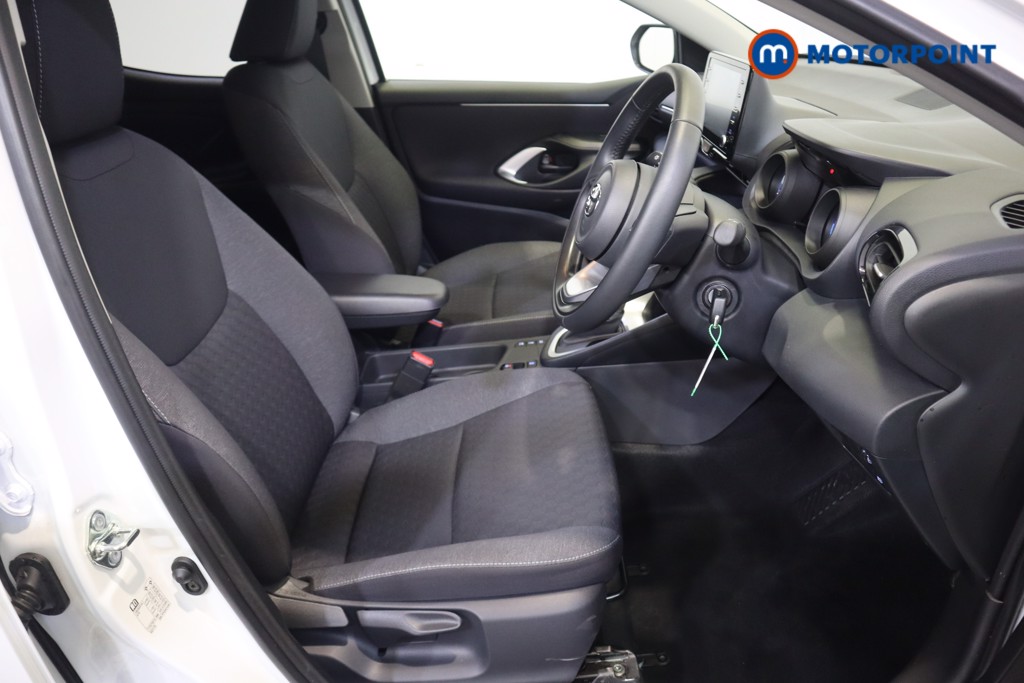 Toyota Yaris Design Automatic Petrol-Electric Hybrid Hatchback - Stock Number (1581768) - 6th supplementary image