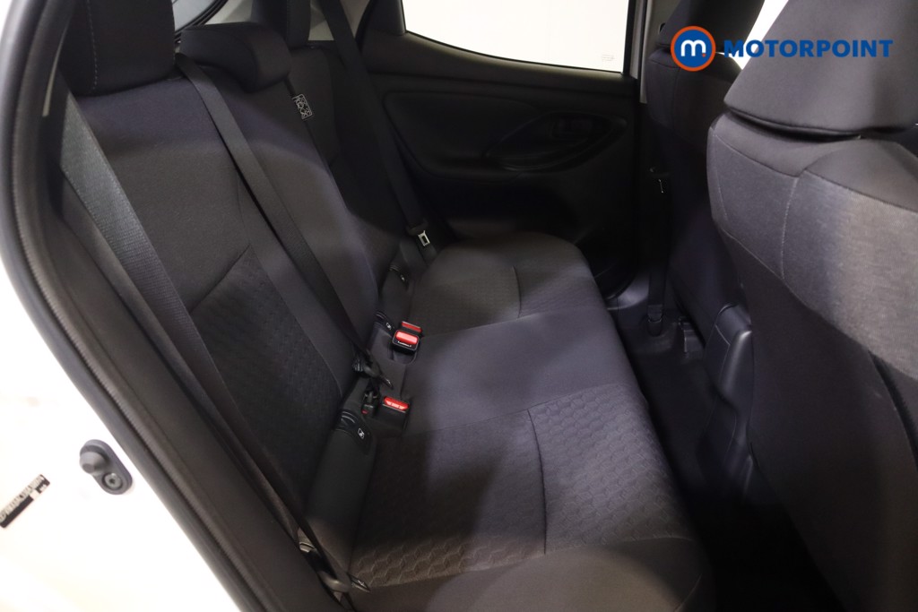 Toyota Yaris Design Automatic Petrol-Electric Hybrid Hatchback - Stock Number (1581768) - 7th supplementary image