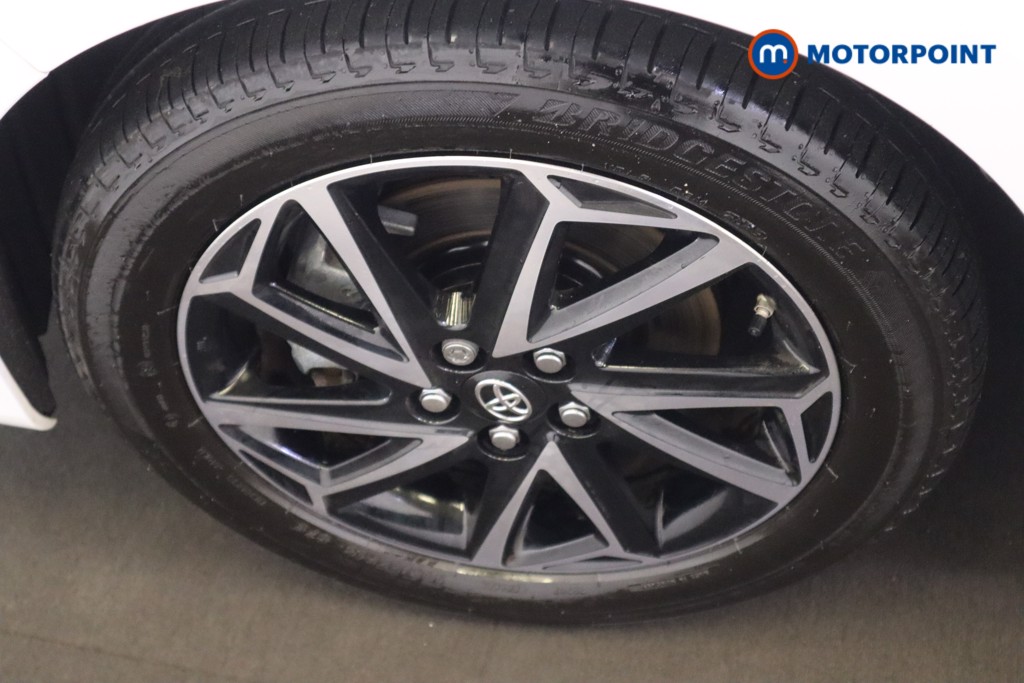 Toyota Yaris Design Automatic Petrol-Electric Hybrid Hatchback - Stock Number (1581768) - 10th supplementary image