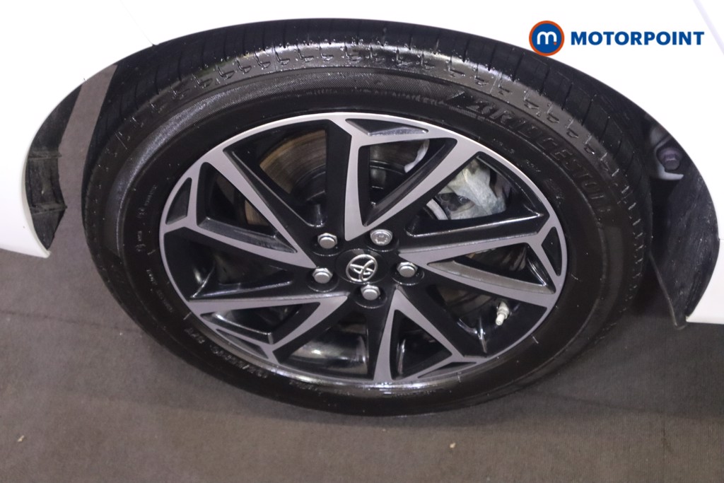 Toyota Yaris Design Automatic Petrol-Electric Hybrid Hatchback - Stock Number (1581768) - 12th supplementary image