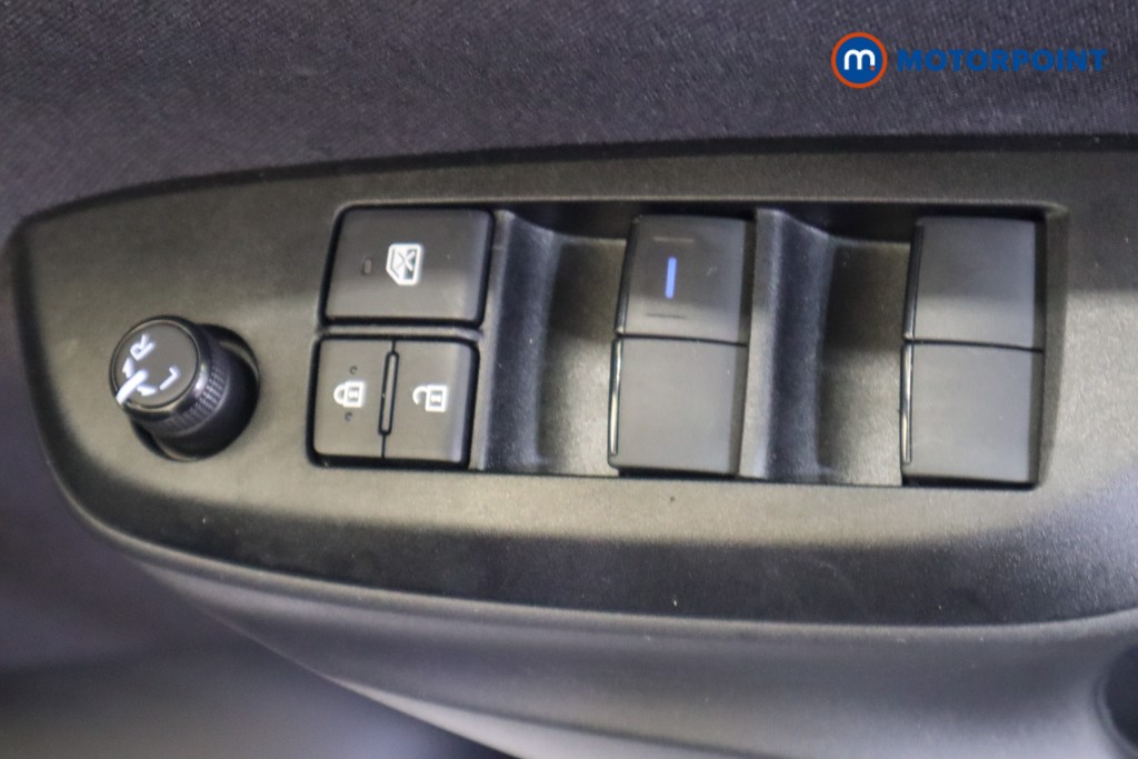 Toyota Yaris Design Automatic Petrol-Electric Hybrid Hatchback - Stock Number (1581768) - 15th supplementary image