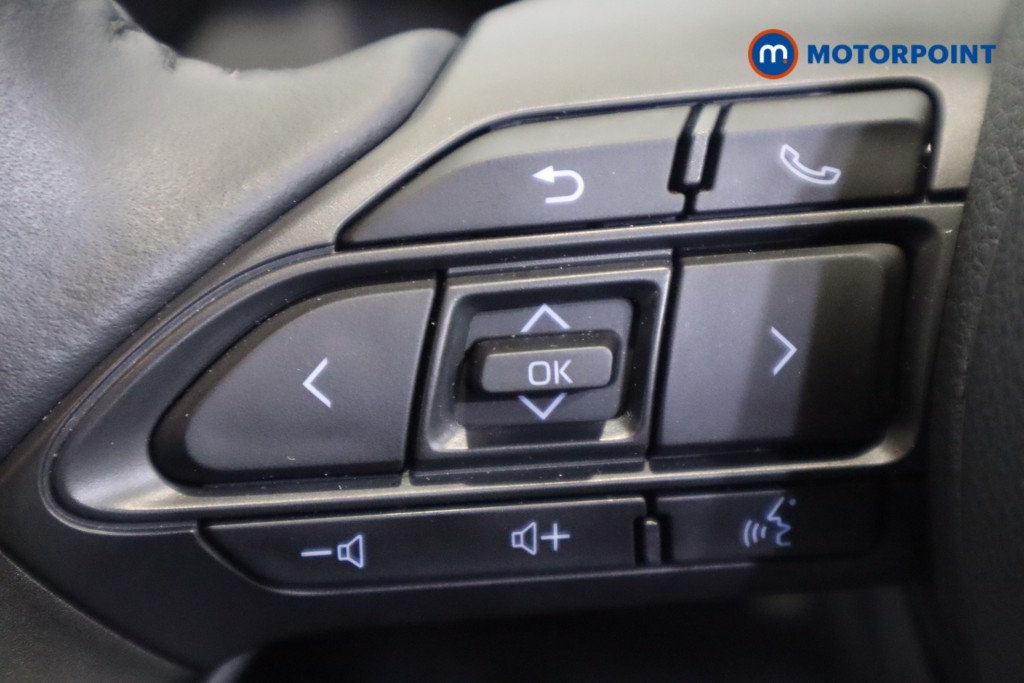 Toyota Yaris Design Automatic Petrol-Electric Hybrid Hatchback - Stock Number (1581768) - 17th supplementary image