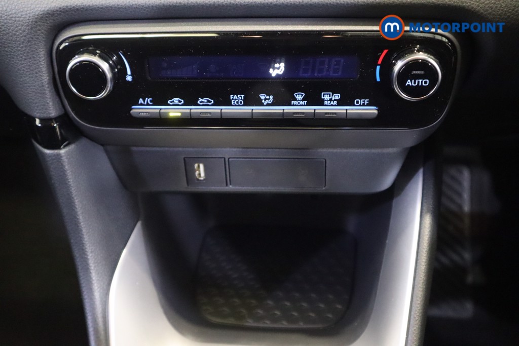 Toyota Yaris Design Automatic Petrol-Electric Hybrid Hatchback - Stock Number (1581768) - 20th supplementary image