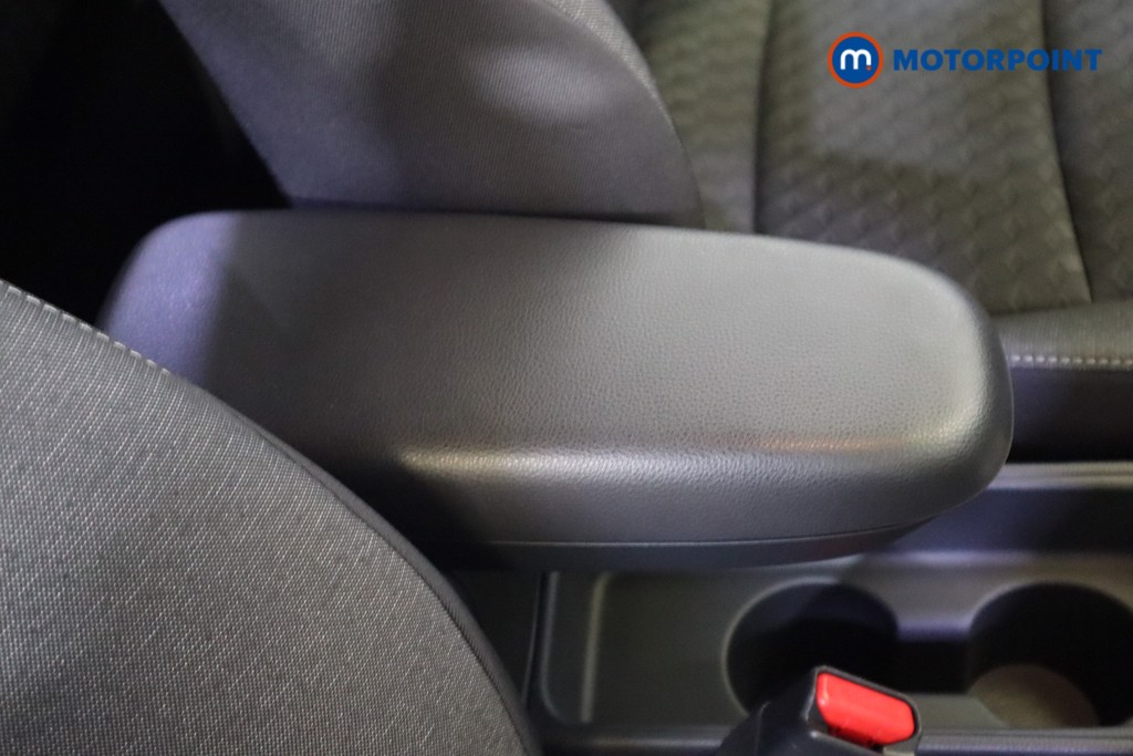 Toyota Yaris Design Automatic Petrol-Electric Hybrid Hatchback - Stock Number (1581768) - 24th supplementary image