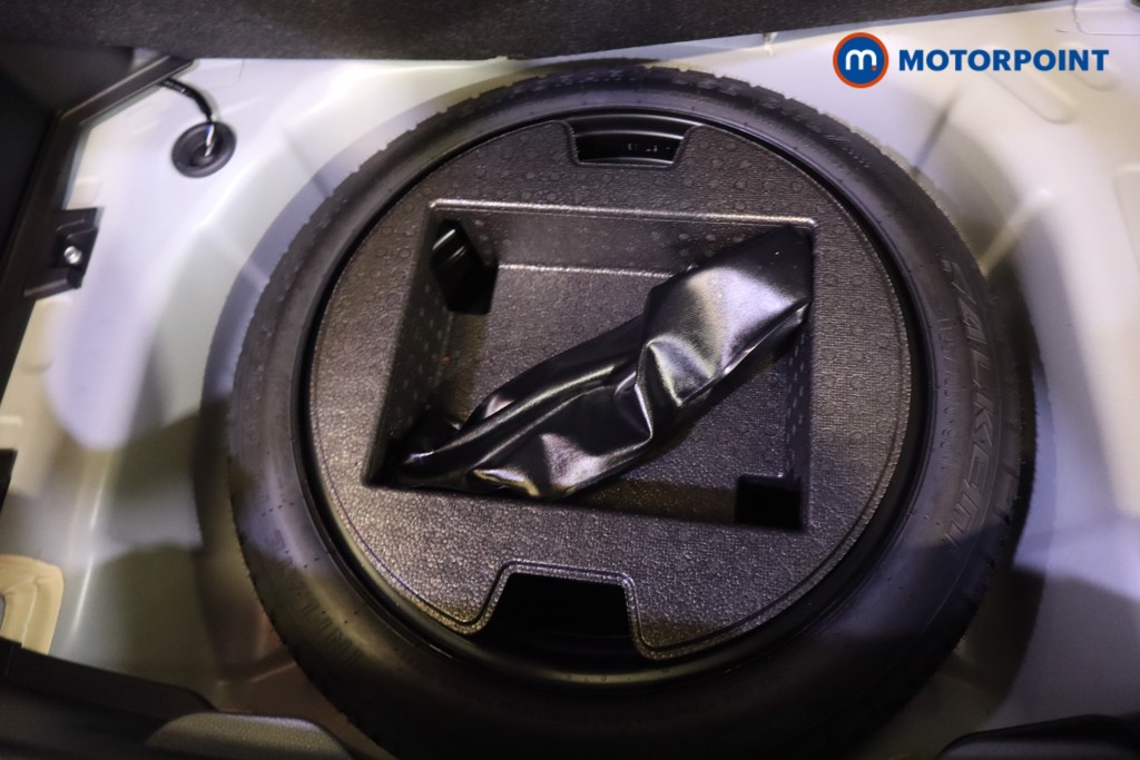 Toyota Yaris Design Automatic Petrol-Electric Hybrid Hatchback - Stock Number (1581768) - 26th supplementary image