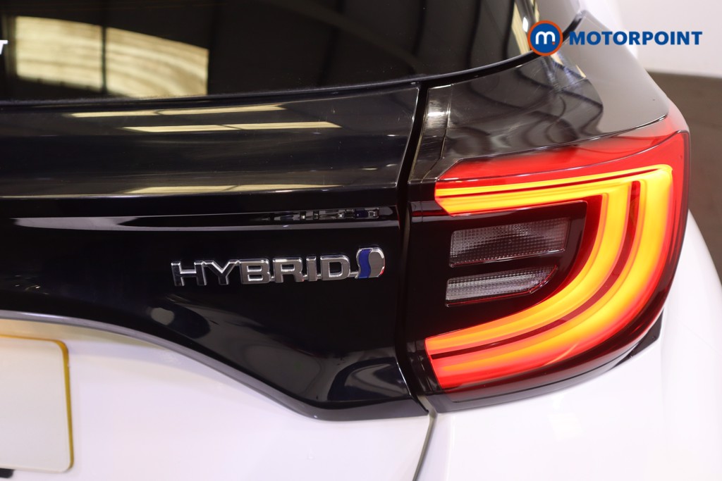 Toyota Yaris Design Automatic Petrol-Electric Hybrid Hatchback - Stock Number (1581768) - 29th supplementary image