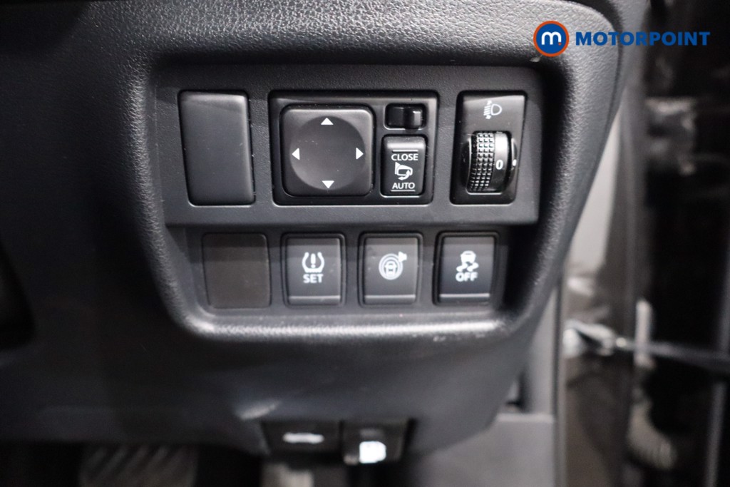 Nissan Juke Tekna Automatic Petrol SUV - Stock Number (1571606) - 19th supplementary image