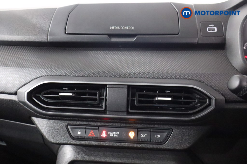 Dacia Jogger Essential Manual Petrol People Carrier - Stock Number (1574191) - 2nd supplementary image