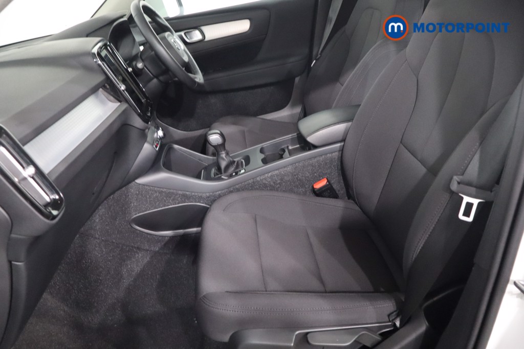 Volvo Xc40 Momentum Manual Petrol SUV - Stock Number (1575231) - 4th supplementary image