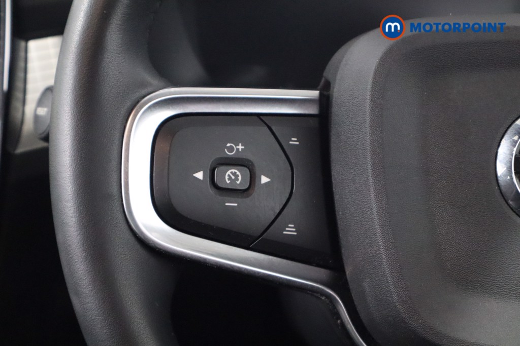 Volvo Xc40 Momentum Manual Petrol SUV - Stock Number (1575231) - 7th supplementary image