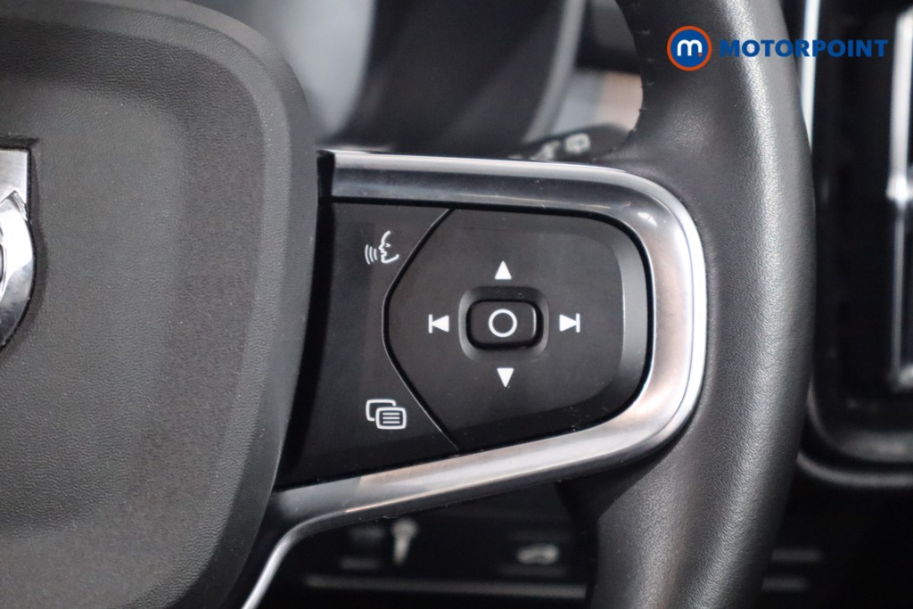 Volvo Xc40 Momentum Manual Petrol SUV - Stock Number (1575231) - 8th supplementary image