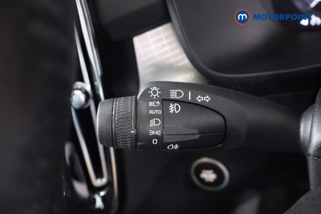 Volvo Xc40 Momentum Manual Petrol SUV - Stock Number (1575231) - 21st supplementary image