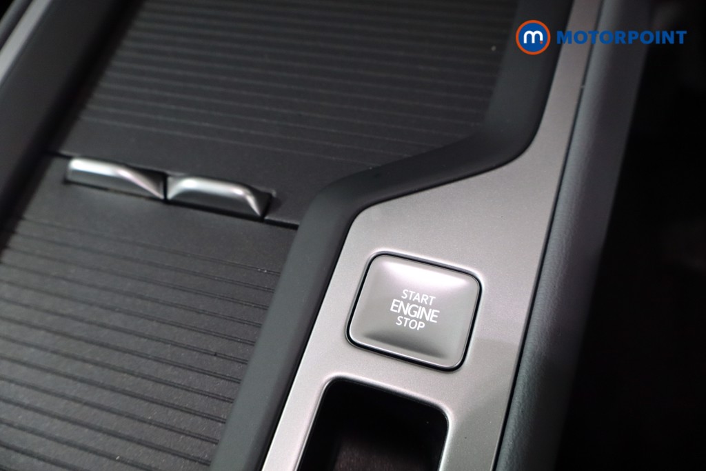 Volkswagen Passat Life Automatic Petrol Plug-In Hybrid Estate - Stock Number (1580118) - 13th supplementary image