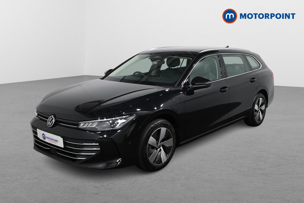 Volkswagen Passat Life Automatic Petrol Plug-In Hybrid Estate - Stock Number (1580118) - Passenger side front corner