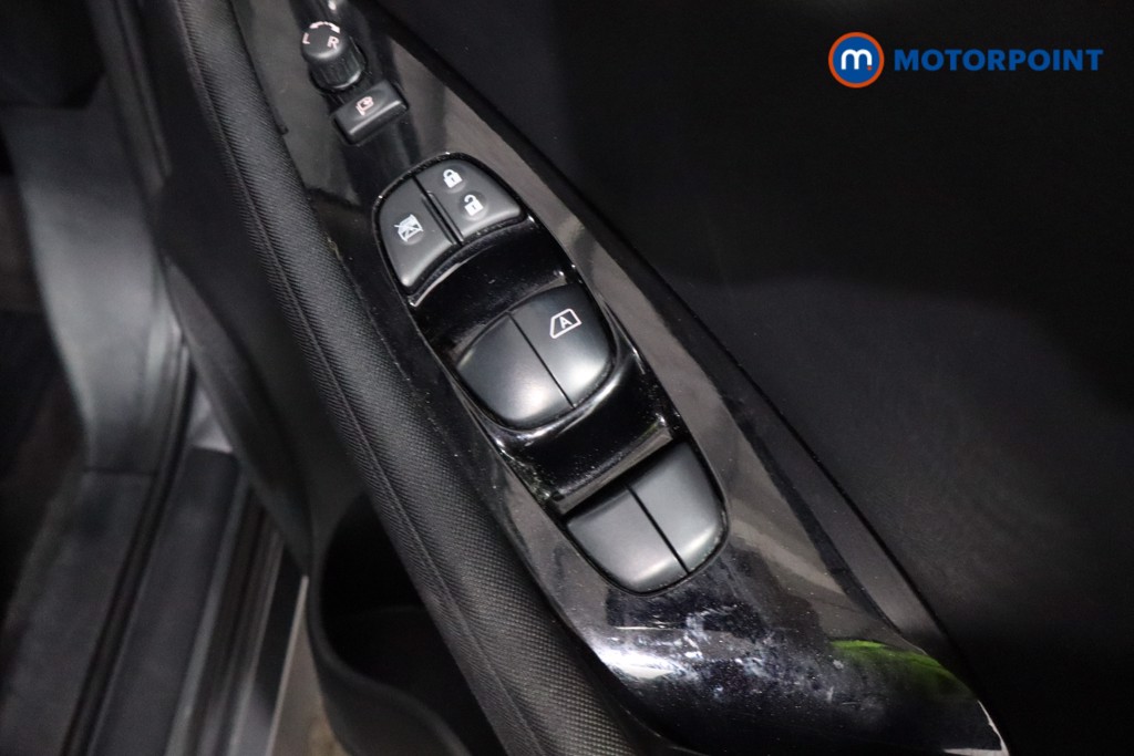 Nissan Leaf N-Connecta Automatic Electric Hatchback - Stock Number (1573423) - 24th supplementary image