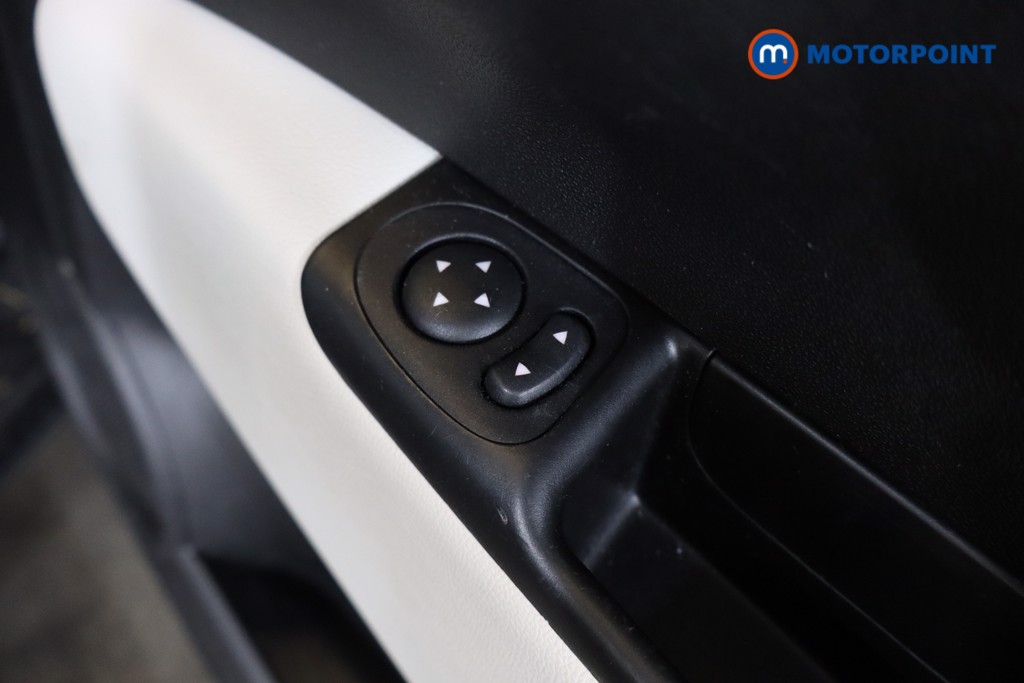 Fiat 500 Dolcevita Manual Petrol Hatchback - Stock Number (1579437) - 20th supplementary image