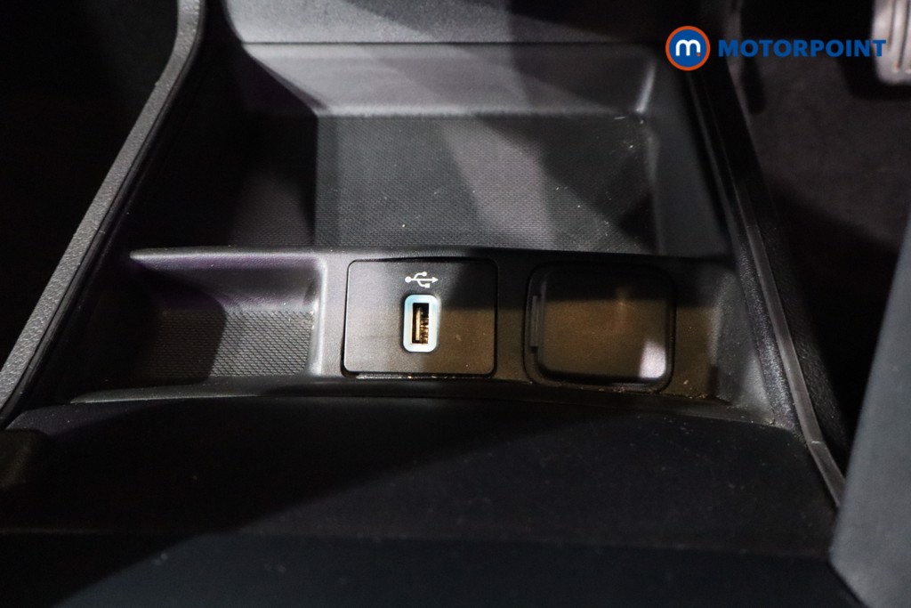 Ford Mondeo Titanium Edition Manual Diesel Hatchback - Stock Number (1581442) - 17th supplementary image