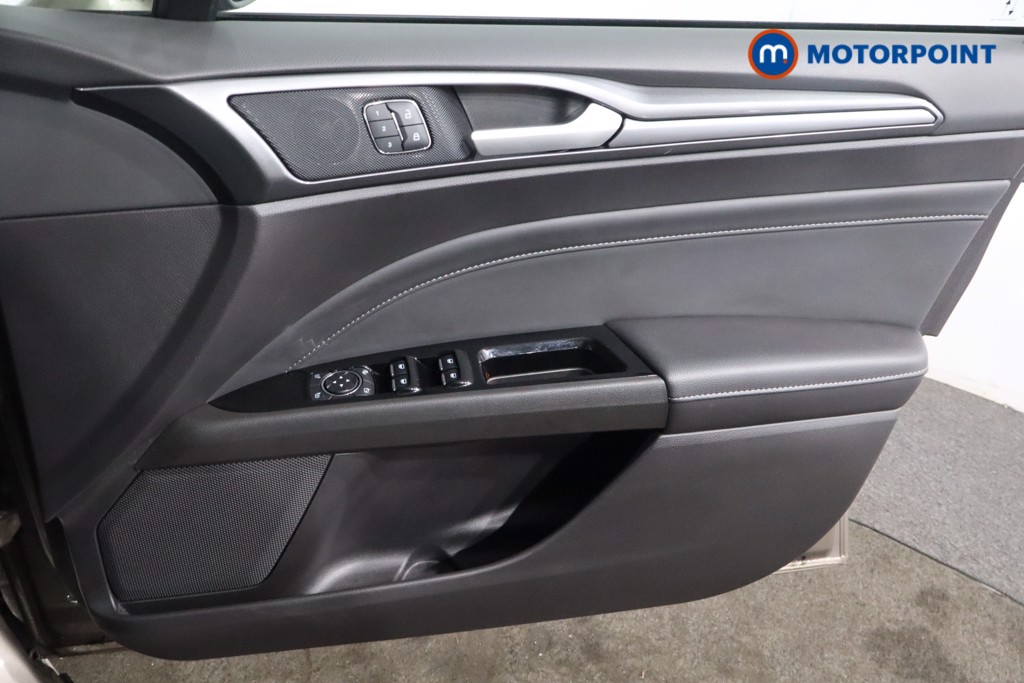 Ford Mondeo Titanium Edition Manual Diesel Hatchback - Stock Number (1581442) - 24th supplementary image