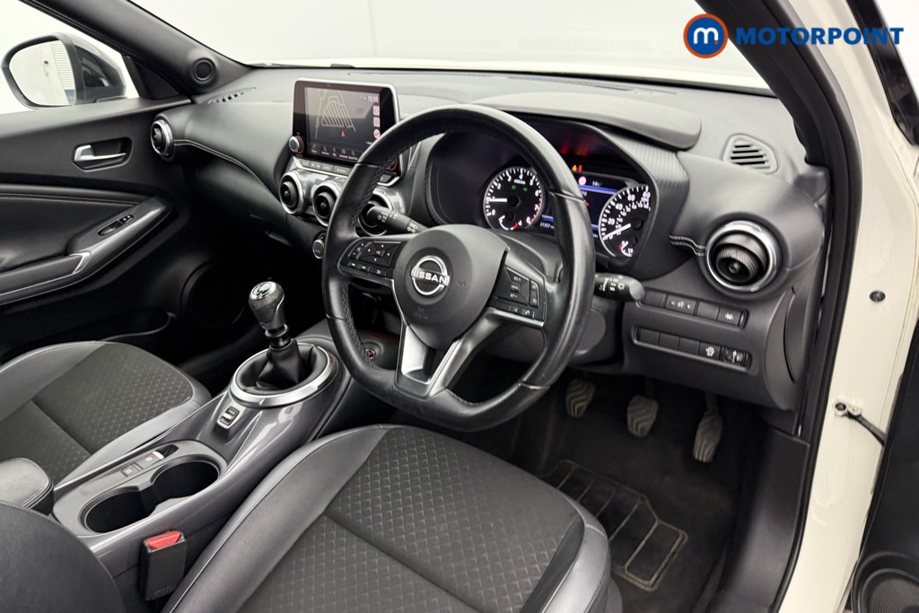 Nissan Juke N-Connecta Manual Petrol SUV - Stock Number (1566094) - 4th supplementary image